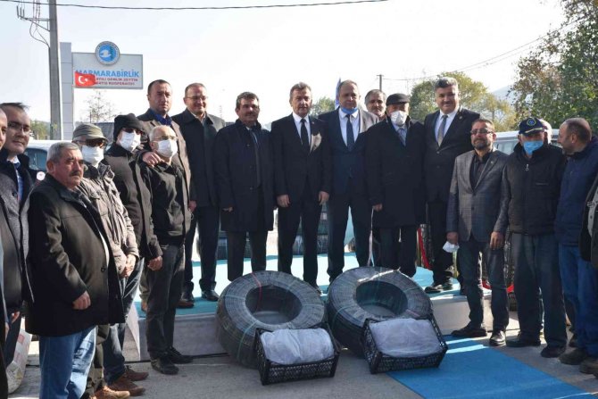 Çiftçiye Damlalık Sulama Sistemi Ve Çilek Fidesi Desteği