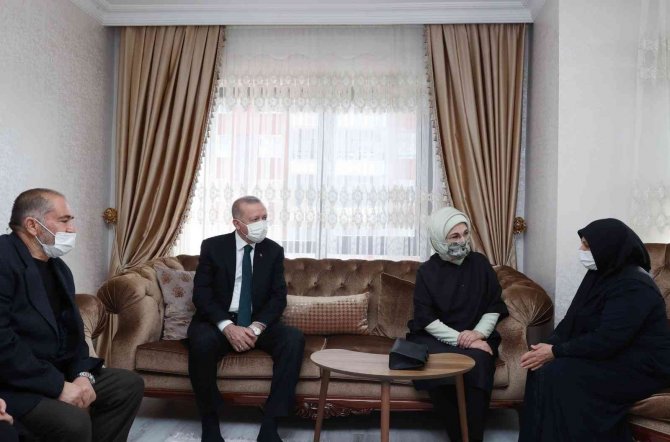 Cumhurbaşkanı Erdoğan’dan Başak Cengiz’in Ailesine Taziye Ziyareti