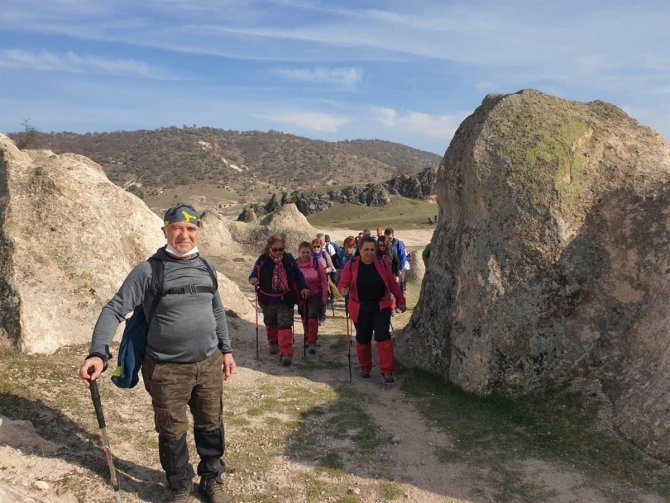 Doğaseverler, Frig Vadisi’nde Tarihin Ve Doğanın İzini Sürdü