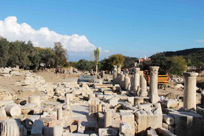 Antik Dönemin En Geniş Caddesi Ayağa Kaldırılıyor