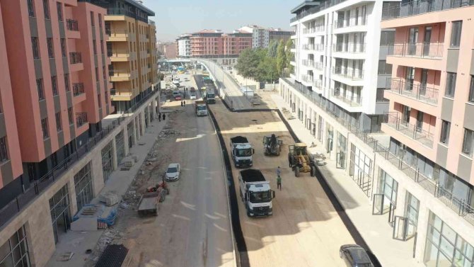 Elazığ’da Ali Rıza Septioğlu Bulvarı’ndaki Yol Çalışmaları Tamamlandı
