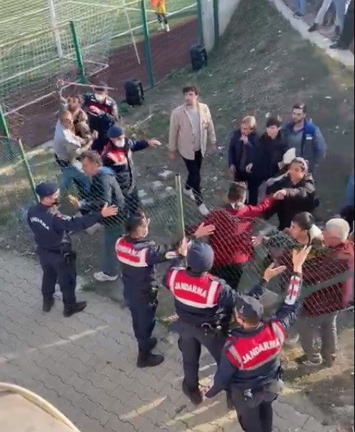 Gol Sevinci Sonrası Tribünler Karıştı