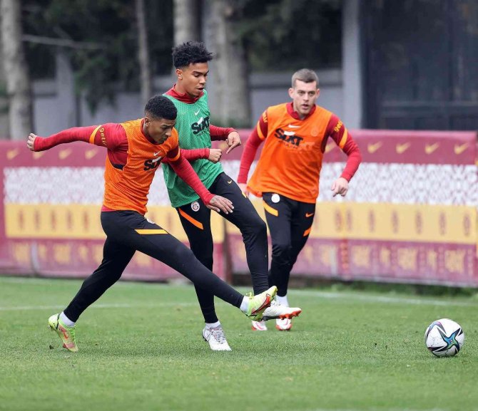 Galatasaray’da Adalesinde Ağrı Hisseden Morutan Antrenmanda Yer Almadı