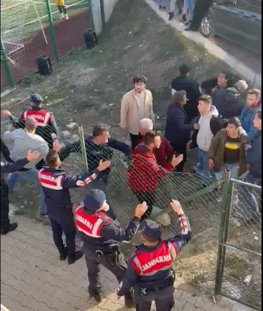 Gol Sevinci Sonrası Tribünler Karıştı