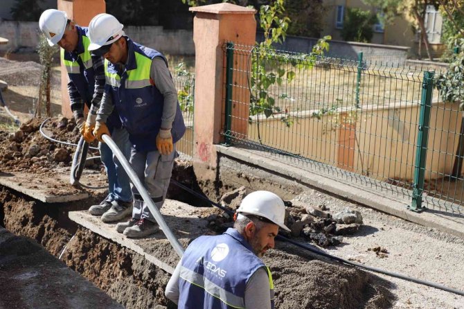 Akedaş Elektrik Dağıtım A.ş. Yatırımlarını Sürdürüyor