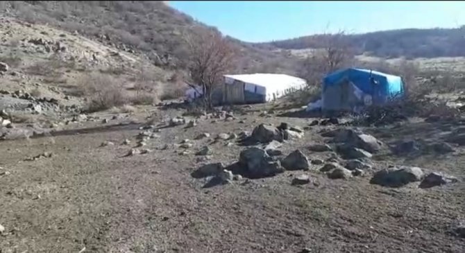 İ̇zdiham Yaşanan Ağılda 16 Koyun Telef Oldu