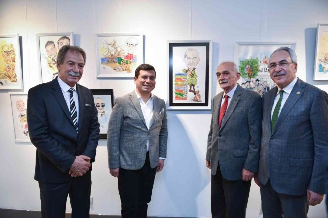 ‘Yüzler Ve İ̇zler’ Karikatür Sergisi, Sanatseverlere Kapılarını Açtı