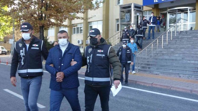 Bankaların Kredi Vermediği Vatandaşlara Yüksek Faizle Borç Para Veren 6 Kişi Yakalandı