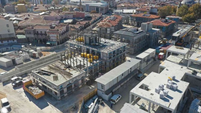 Konya’daki Mevlana Çarşısı Ve Altın Çarşı’da Tarihi Dönüşüm Sürüyor