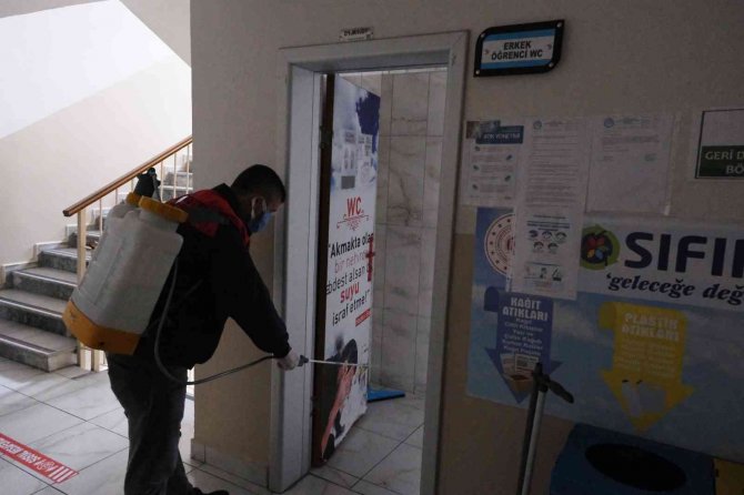 Maltepe’de Okullarda Dezenfeksiyon Seferberliği Başladı