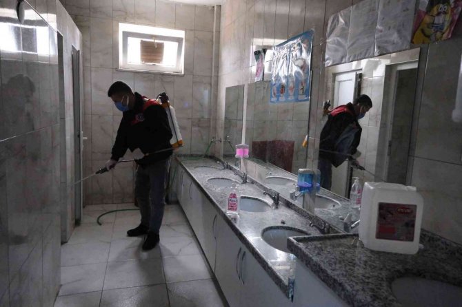 Maltepe’de Okullarda Dezenfeksiyon Seferberliği Başladı