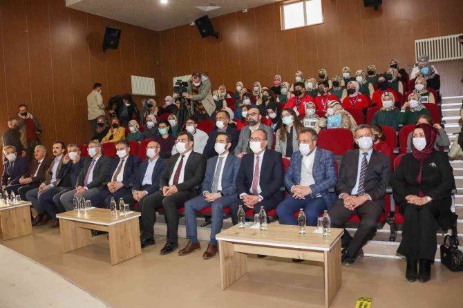 Meram’da Tübi̇tak Kitaplıkları Açıldı