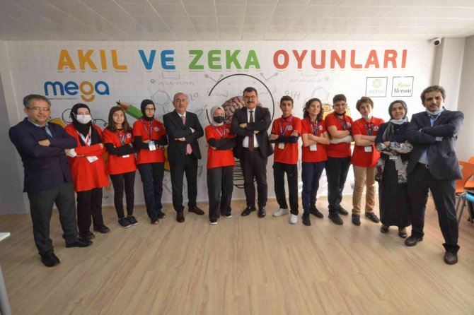 Meram’da Tübi̇tak Kitaplıkları Açıldı