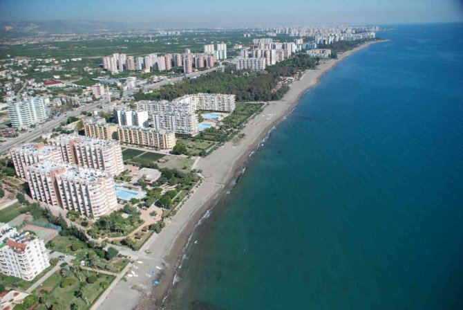 Mezitli’nin Parlayan Yıldızı Tece, Yabancıların İlgi Odağı Oldu