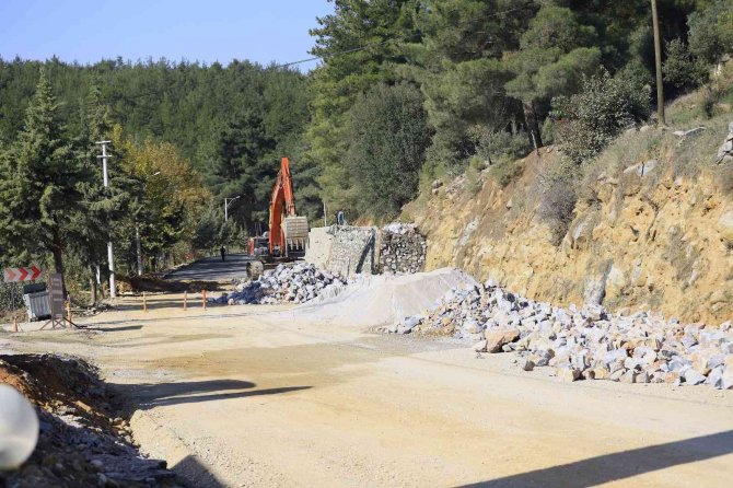 Kavaklıdere’nin Ana Caddesini Yenileniyor