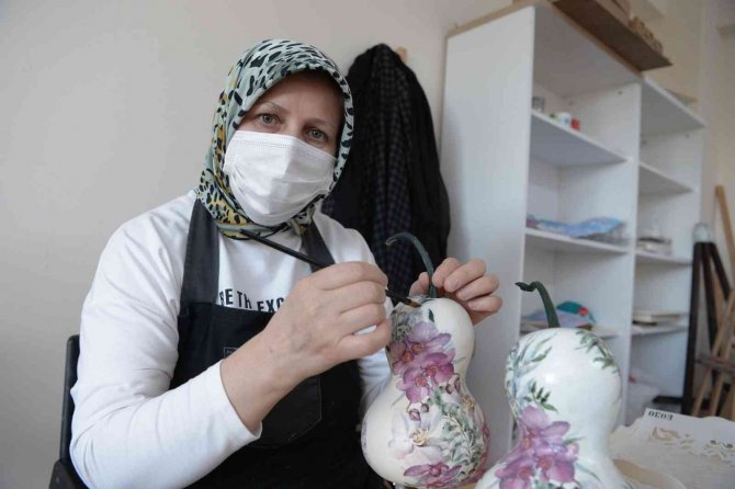 Bu Kursta Peçeteler Sanat Eserine Dönüşüyor