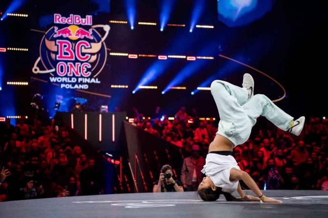 Breakdans Dünya Finali’nin Kazananları B-girl Logistx Ve B-boy Amir