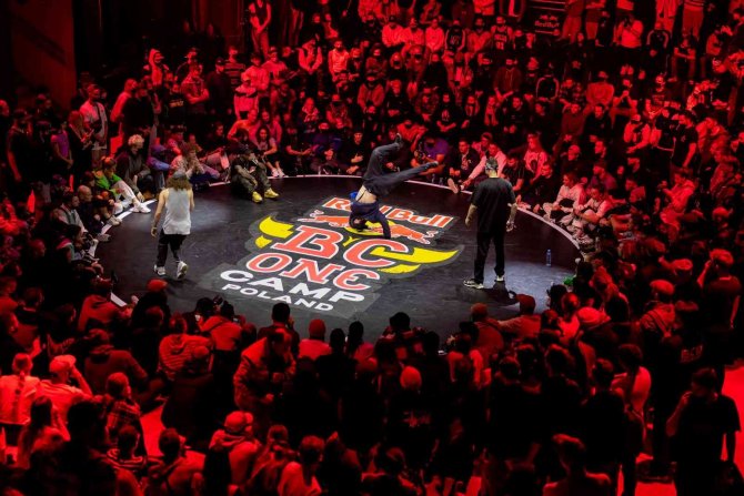 Breakdans Dünya Finali’nin Kazananları B-girl Logistx Ve B-boy Amir
