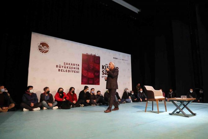 Yazar Nurullah Genç Gençlere Başarının Sırlarını Anlattı