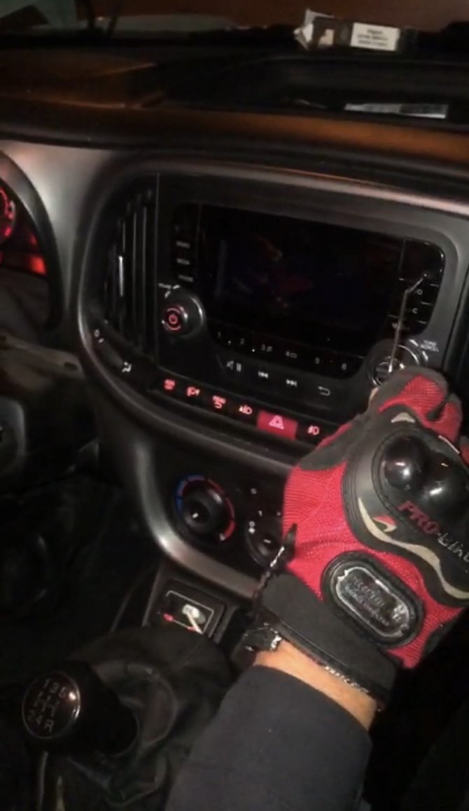 İ̇stanbul’da Teyp Arkasında Uyuşturucu Zulası