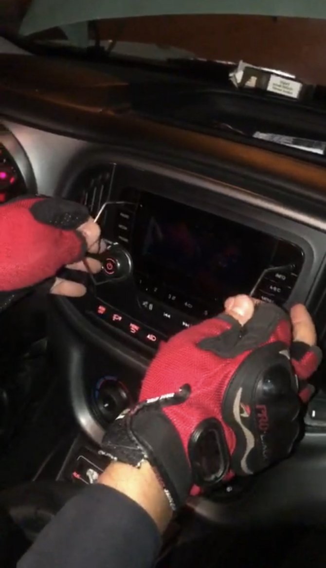 İ̇stanbul’da Teyp Arkasında Uyuşturucu Zulası