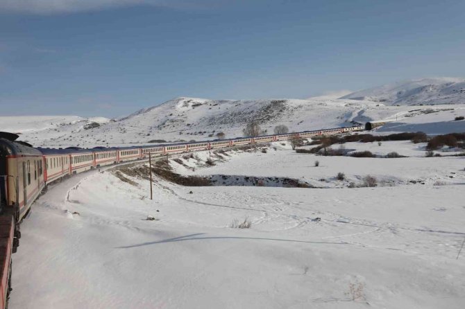 Ulaştırma Bakanı Karaismailoğlu’ndan Seyahat Severlere İyi Haber