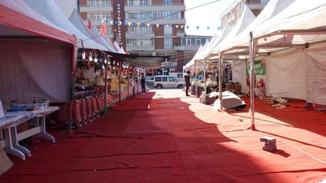 81 İlin Yöresel Ürünleri Erciş’te Sergilendi