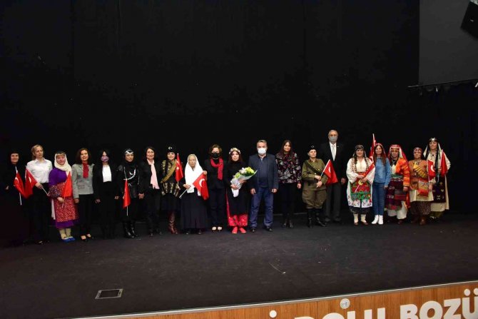 “Zafere Götüren Analar” Oyunu Bozüyük’te Sahnelendi