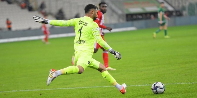 Bursaspor Genç Kalecisi Canberk Yurdakul’un Sözleşmesini 3 Yıl Uzattı