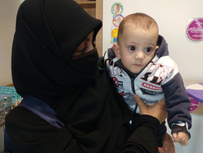 Prematüre Çocuklar İçin Pasta Kestiler