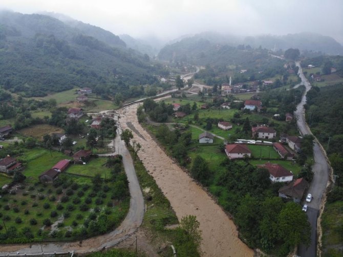 Su Baskınında Zarar Gören Çiftçilere 950 Bin Lira Destek Verildi