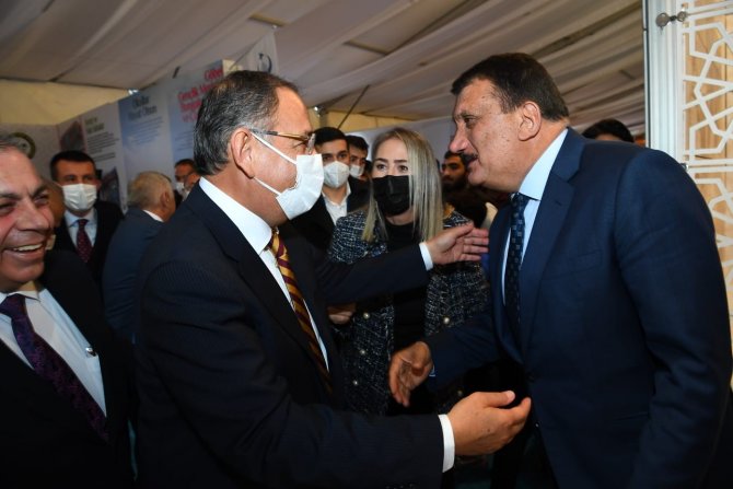 Özhaseki’den Başkan Gürkan’a Hizmet Övgüsü