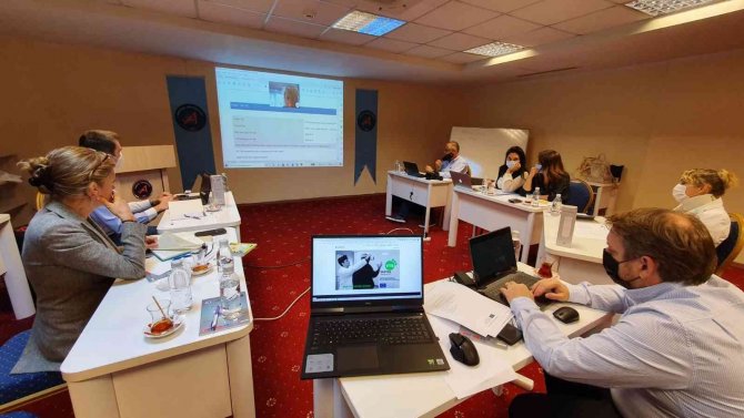 Aü’den Yaşlıların Yaşamını İyileştirmek İçin Ortak Proje