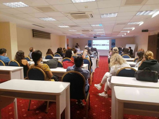 Aü’den Yaşlıların Yaşamını İyileştirmek İçin Ortak Proje