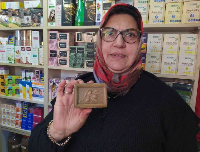 Kelliği Ve Saçların Beyazlaşmasını Önleyen Sabuna Büyük İlgi