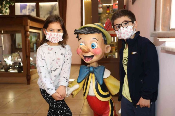 Antalya Oyuncak Müzesine Ara Tatilde Çocuklardan Yoğun İlgi