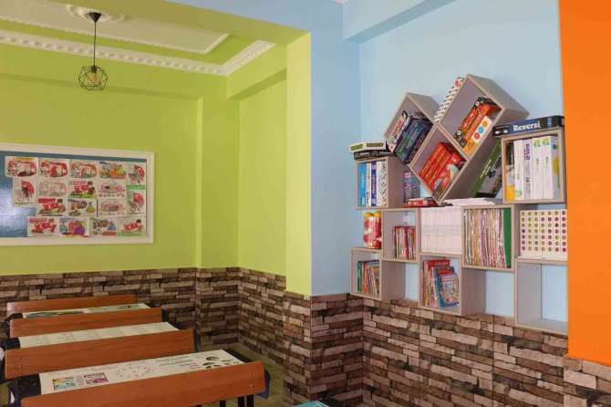 Ara Tatili Fırsat Bilen Veli Ve Öğretmenler Okulları Yeniliyor