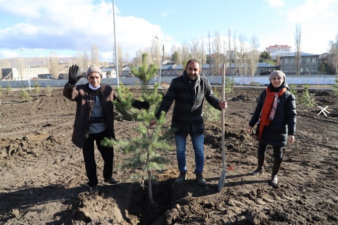 Ardahan’da Yeşillendirme Ve Ağaç Dikim Çalışması