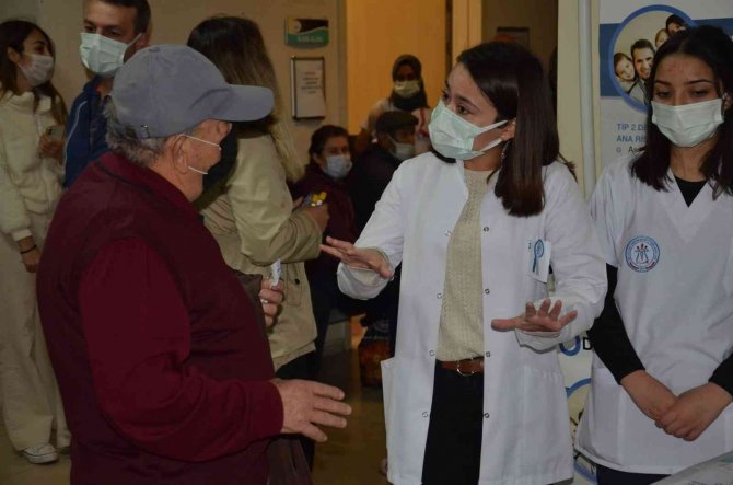 Atatürk Devlet Hastanesi’nde Diyabet Hakkında Bilgilendirmede Bulunuldu