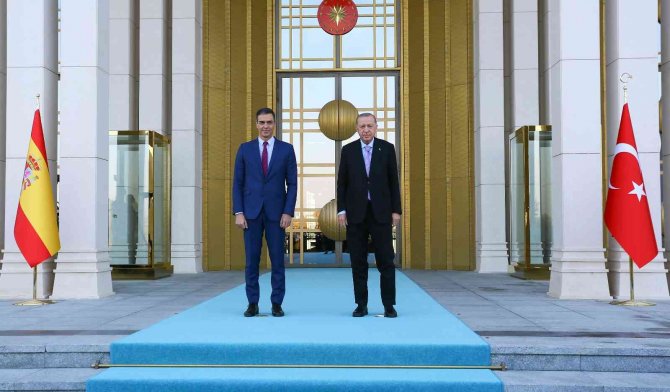 Cumhurbaşkanı Erdoğan, İ̇spanya Hükümet Başkanı Perezcastejon’u Resmi Törenle Karşıladı
