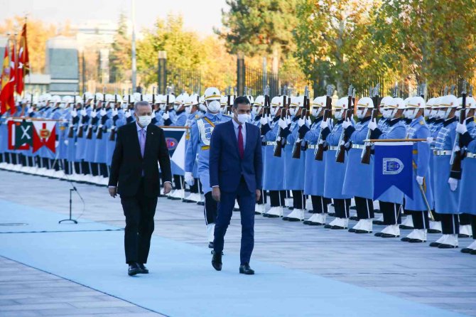 Cumhurbaşkanı Erdoğan, İ̇spanya Hükümet Başkanı Perezcastejon’u Resmi Törenle Karşıladı