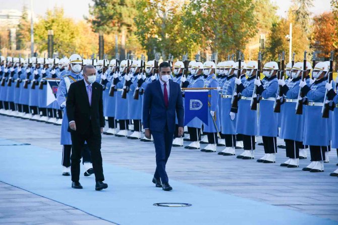 Cumhurbaşkanı Erdoğan, İ̇spanya Hükümet Başkanı Perezcastejon’u Resmi Törenle Karşıladı