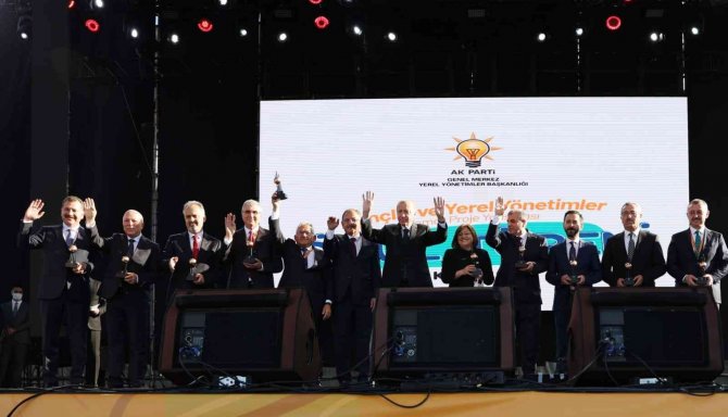 Cumhurbaşkanı Erdoğan’dan Başkan Şahin’e Ödül