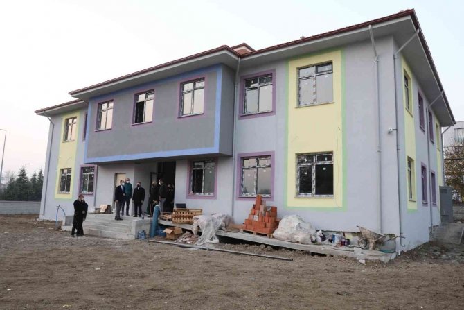 Vali Atay Okul İnşaatlarını Yakından Takip Ediyor