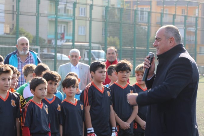 Özgür Aksoy, Futbol Turnuvası İle Anılıyor