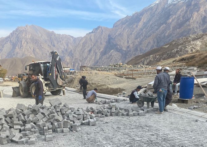 Hakkari Belediyesi, Küçük Sanayi Sitesi’nde Alt Yapı Çalışmalarını Sürdürüyor
