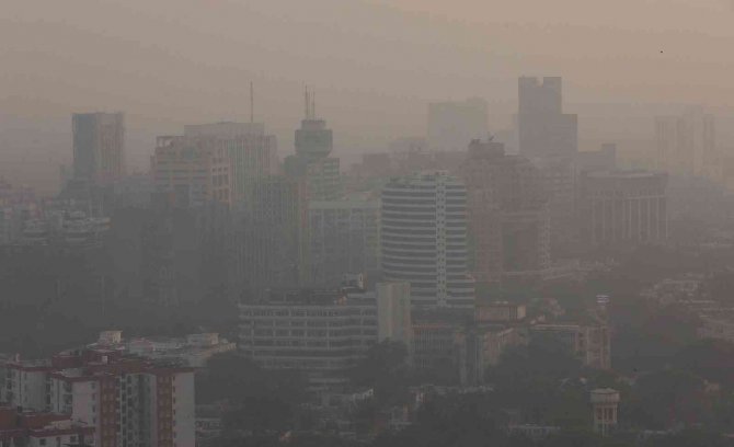 Hindistan’ın Başkenti Yeni Delhi’de Hava Kirliliği Nedeniyle Eğitime Süresiz Ara Verildi
