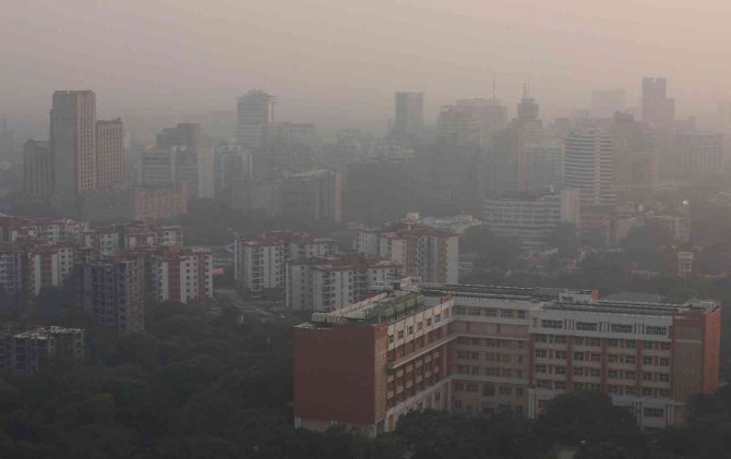 Hindistan’ın Başkenti Yeni Delhi’de Hava Kirliliği Nedeniyle Eğitime Süresiz Ara Verildi