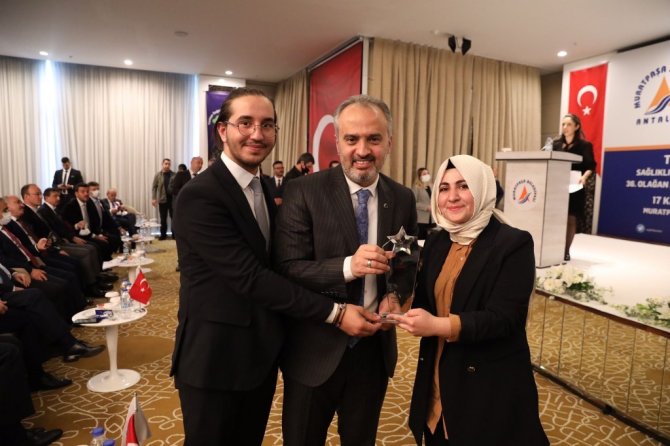 İ̇negöl Belediyesi Ödülünü Antalya’da Aldı