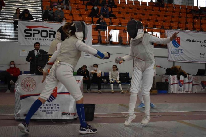 Kocaeli’de Eskrim Mücadeleleri Nefes Kesti